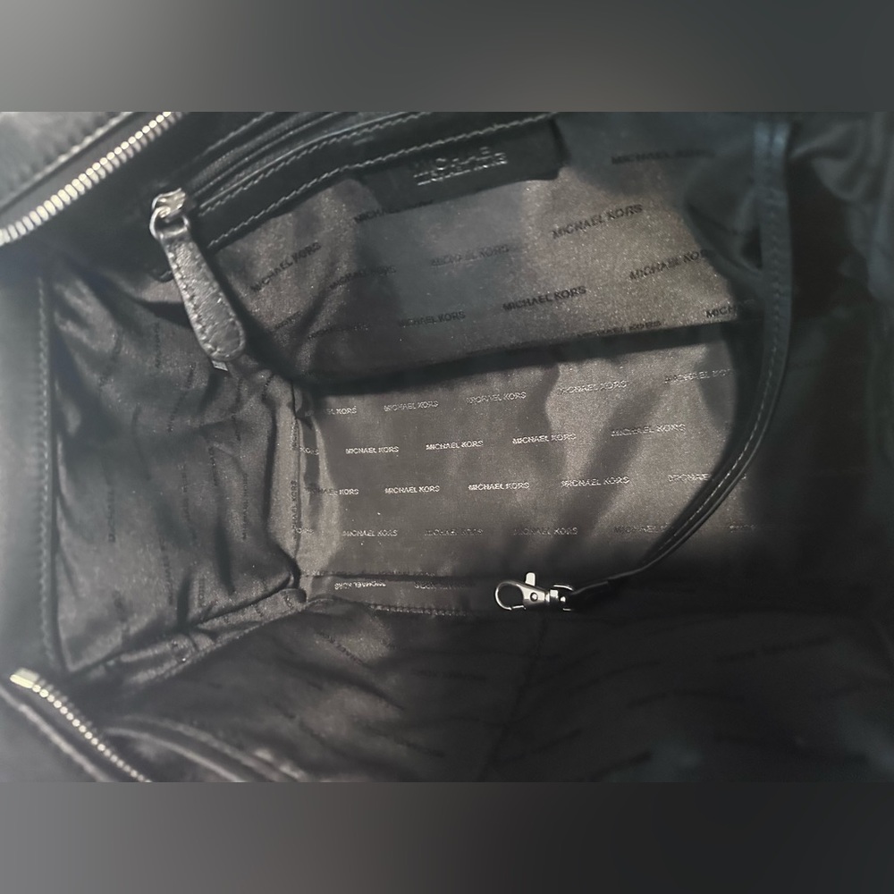 Michael Kors Selma Bag w/Diamond Grommets & MK Quilted Long Wallet MSRP: $558 - Picture 11 of 16